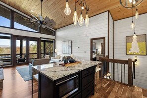 Interior - 2-Level Deck - Stunning Views - Hot Tub - Fire Pit (Ellijay)