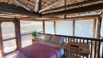 Familiehytte, balkong, elveutsikt | Skrivebord og wi-fi (inkludert)