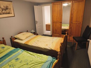 WiFi, bed sheets - Apartment for assembly workers (Gägelow)