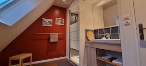 Shower, free toiletries, hair dryer, towels - Au Pré du Chêne (Le Faouët)