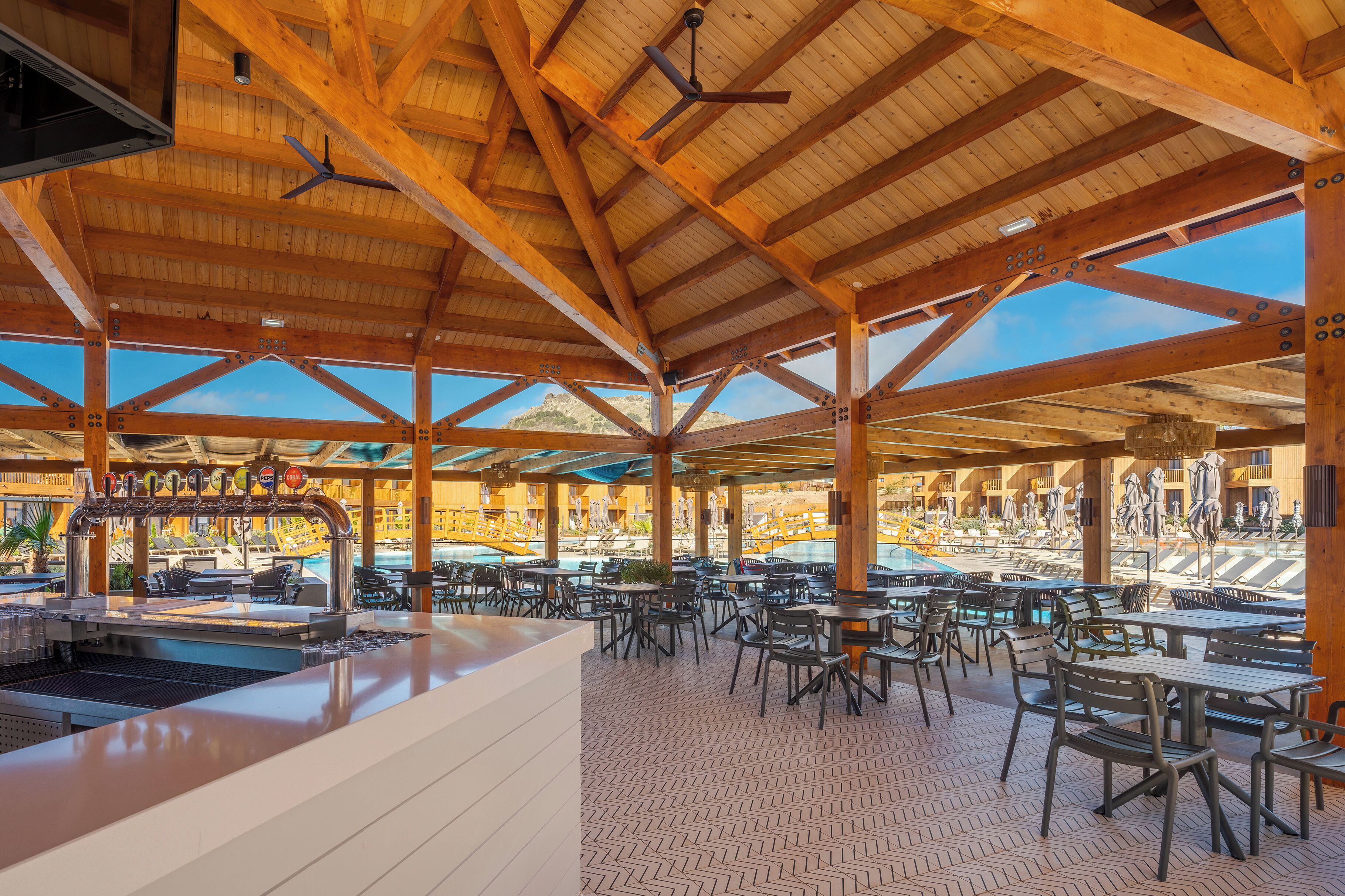 Poolbar