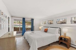 5 bedrooms, desk, iron/ironing board, WiFi