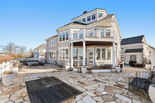Luxury Retreat w Heated Pool, Large Stone Patio!