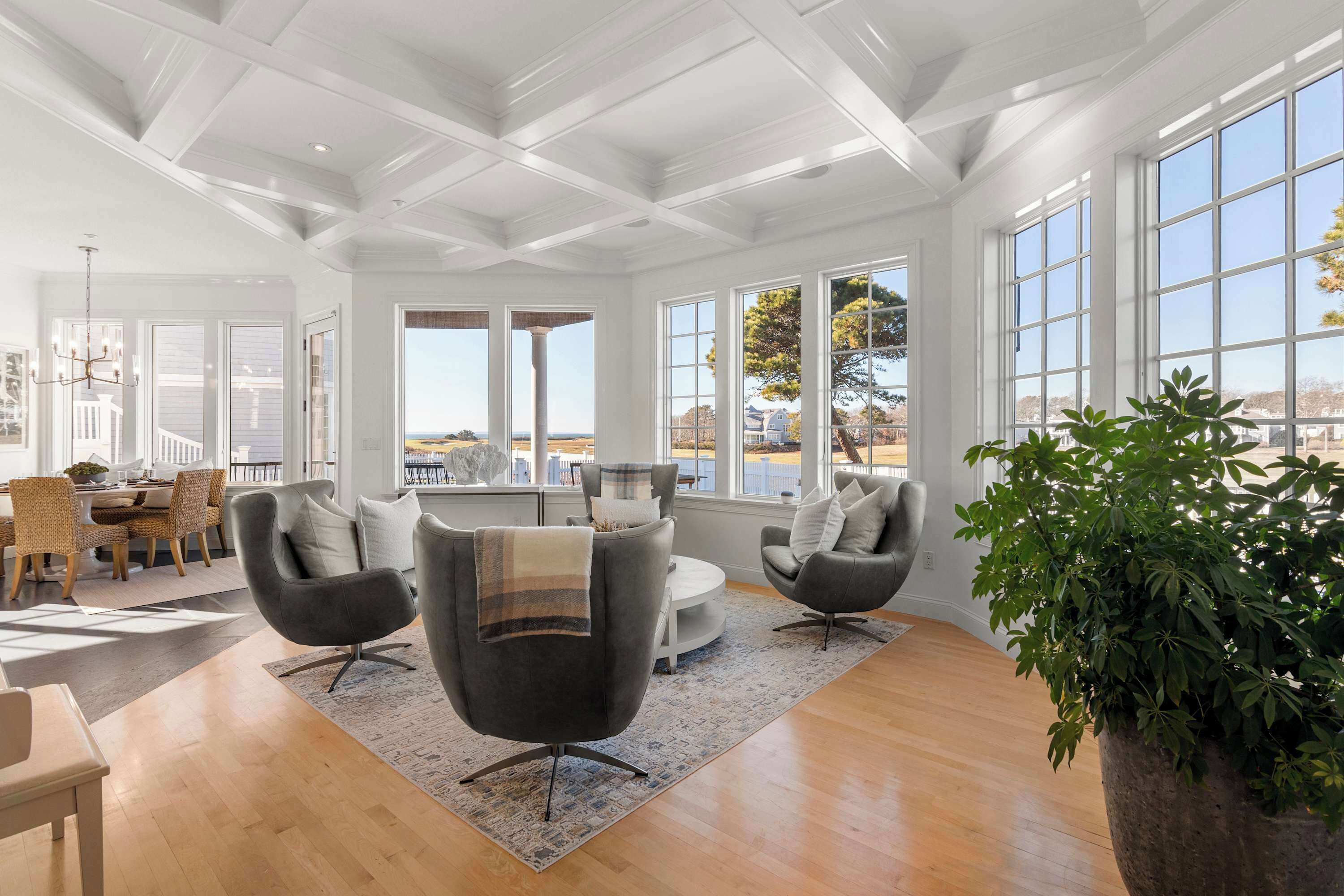 Televisión, chimenea, oficina