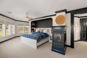 5 bedrooms, desk, iron/ironing board, WiFi