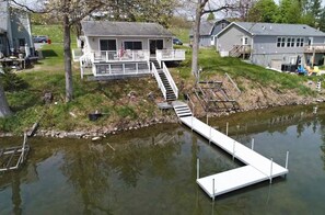 Exterior - Entire cottage in Hammondsport, New York (Hammondsport)