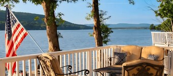 Entire cottage in Hammondsport, New York