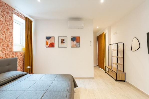 Free WiFi - 5 Santi Rooms (Naples)