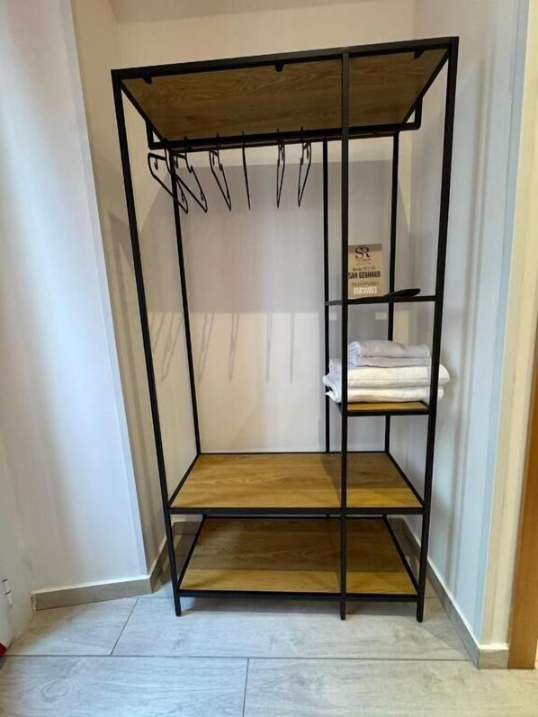 Basic Double Room | Free WiFi - 5 Santi Rooms (Naples)