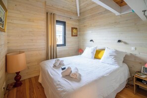 2 bedrooms, iron/ironing board, WiFi, bed sheets - Beautiful Wood-Frame House With Spa Near the Ocean (Moliets-et-Maa)