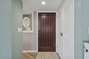 Interior - Modern Coastal Pet Friendly Getaway (Hilton Head Island)