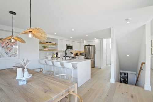 Oak Bluffs Renovated Retreat With Pool, Tennis, and Sengekontacket Pond Access!