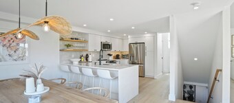 Oak Bluffs Renovated Retreat With Pool, Tennis, and Sengekontacket Pond Access!