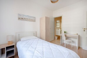 3 bedrooms, iron/ironing board