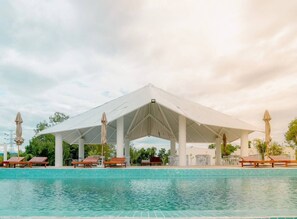 Outdoor pool - MN Koh Kong Resort (Khemarak Phoumin)