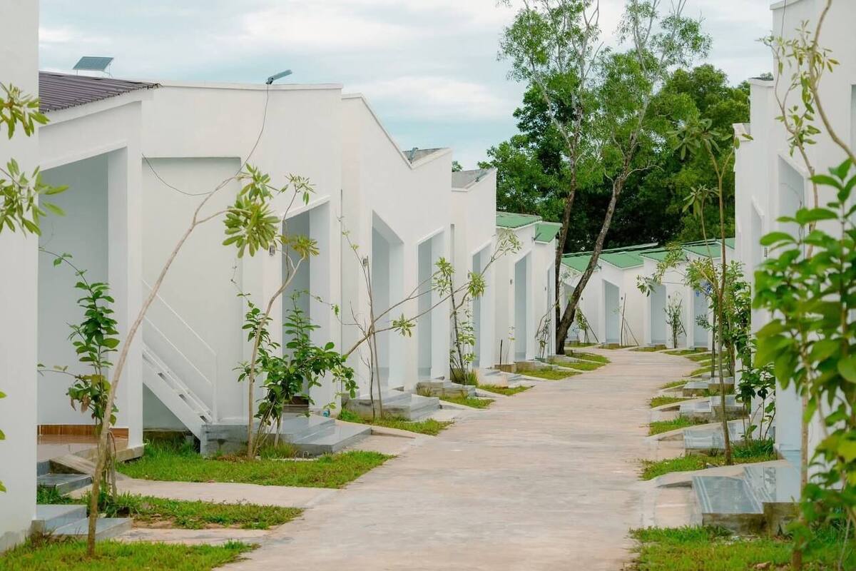 Habitació doble Deluxe, balcó, vistes a la platja | Àrea exterior de l'allotjament