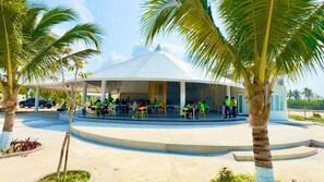 Suite Premier, balcó, vistes a la platja | Terrassa o pati