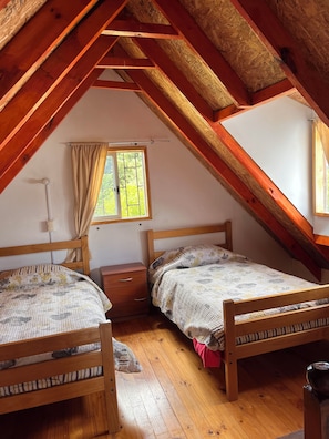 3 bedrooms, bed sheets