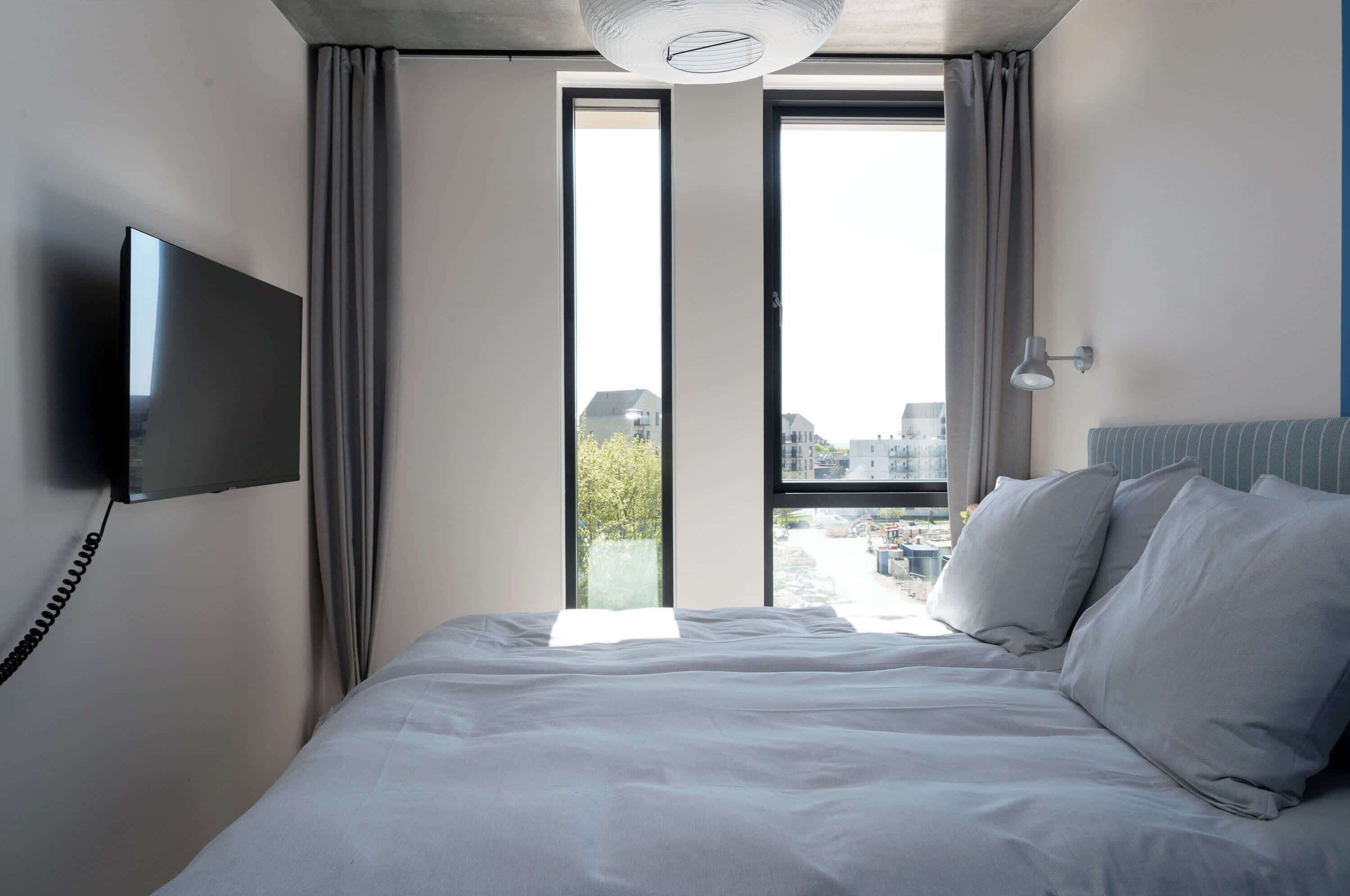 Iron/ironing board, travel cot, WiFi, bed sheets