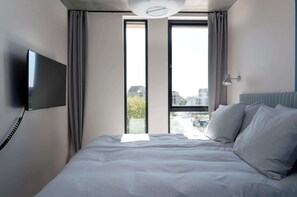 Iron/ironing board, travel cot, WiFi, bed sheets - 2BR 2bath boutique apartment by Daniel&Jacob's (Aarhus)