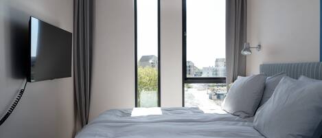 1 chambre, fer et planche à repasser, lit parapluie, Wi-Fi