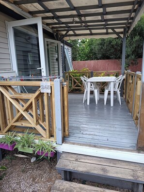 Outdoor dining - Comfortable mobile home in a 4* campsite (Argelès-sur-Mer)