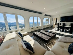 Living area - Villa Serenity | Private pool, air conditioning, view of the bay of Roses, up to 13 people (El Mas Fumats)