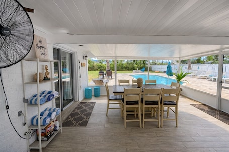 Outdoor dining. Private Pool Getaway • 5min Beach • Sleeps 9