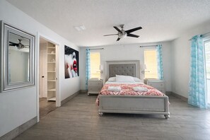 4 bedrooms, iron/ironing board, WiFi, wheelchair access