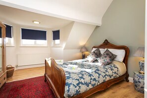 3 chambres, fer et planche à repasser, Wi-Fi gratuit, draps fournis