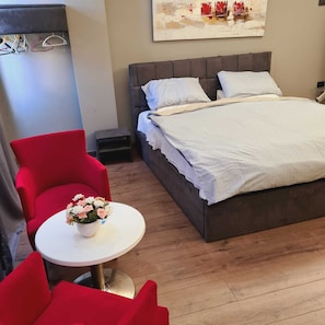 Studiosuite, Stadtblick | Kostenloses WLAN