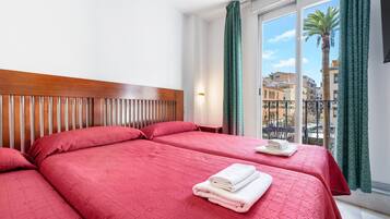 Fer et planche à repasser, Wi-Fi, draps fournis