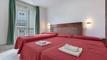 Bügeleisen/Bügelbrett, WLAN, Bettwäsche