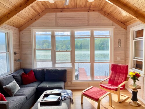 Waterfront Cabin with Kayaks - Cozy and Modern - Perfect for Two!