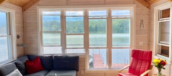 Waterfront Cabin with Kayaks - Cozy and Modern - Perfect for Two!