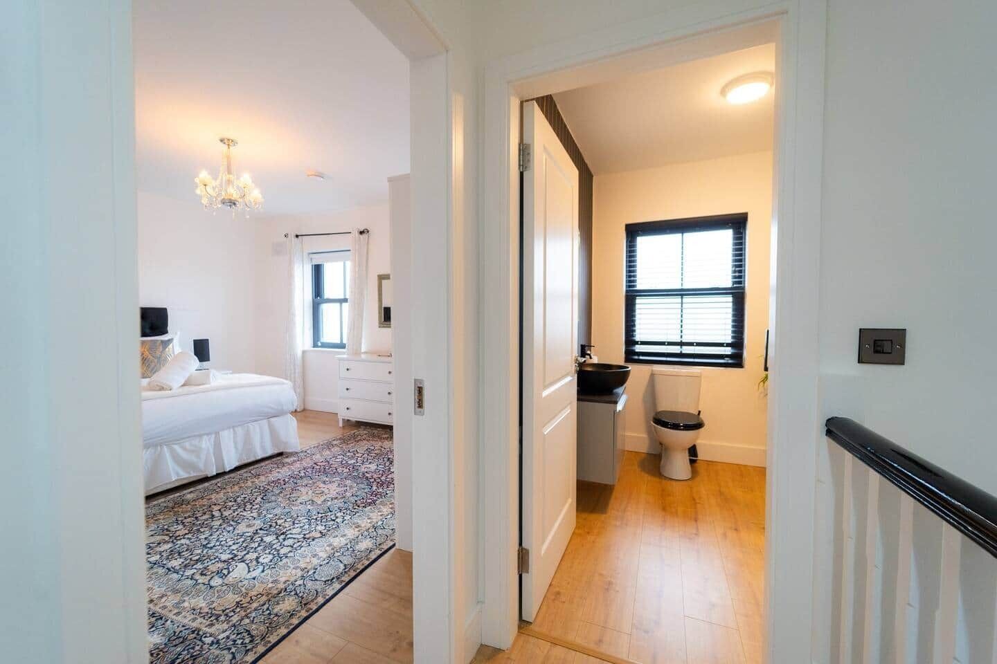 熨斗/熨衫板、Wi-Fi、床單