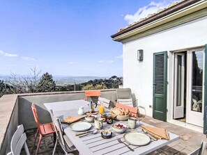 Outdoor dining - Il Palazzo by Interhome (Scansano)