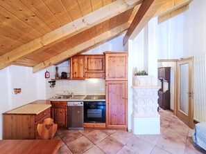 Fridge, oven, dishwasher, cookware/dishes/utensils - Cesa sot Larsec by Interhome (Canazei)