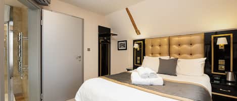 In-room safe, desk, laptop workspace, blackout drapes