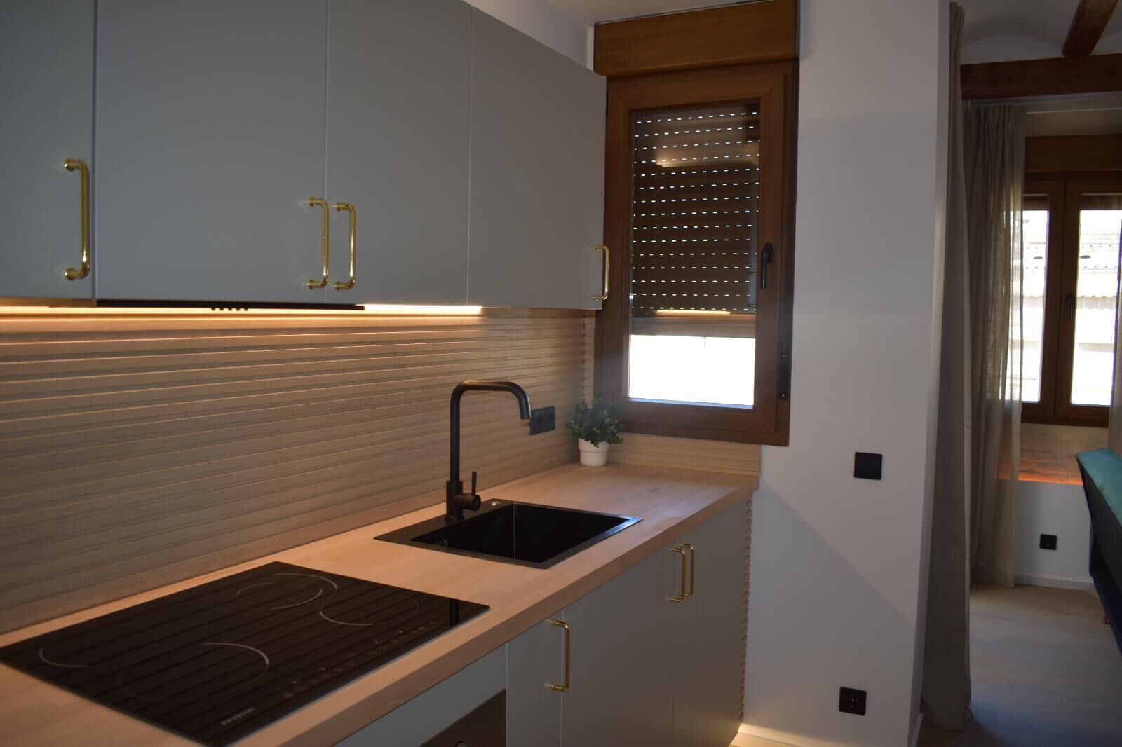 Superior Apartment, Mountain View | Private kitchen