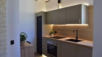 Superior Apartment, Mountain View | Private kitchen