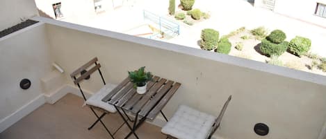 Superior Apartment, Mountain View | Outdoor dining