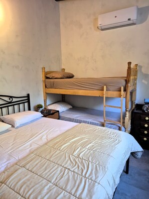 2 bedrooms, Internet, bed sheets