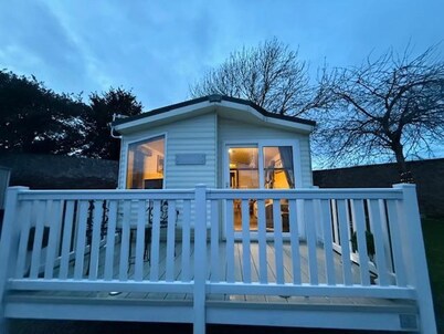 Cabin Sleeps 6 - Pets, Patio & Edinburgh Festival