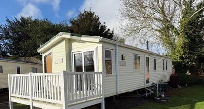 Cabin Sleeps 6 - Pets, Patio & Edinburgh Festival