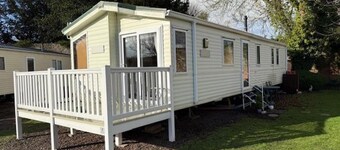 Cabin Sleeps 6 - Pets, Patio & Edinburgh Festival