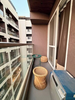 Property grounds - Cozy Studio near Airport/Symbiosis  Work-Friendly (Pune)