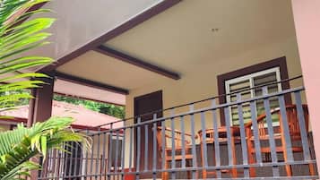 Comfort-Doppelzimmer, Poolblick | Terrasse/Patio