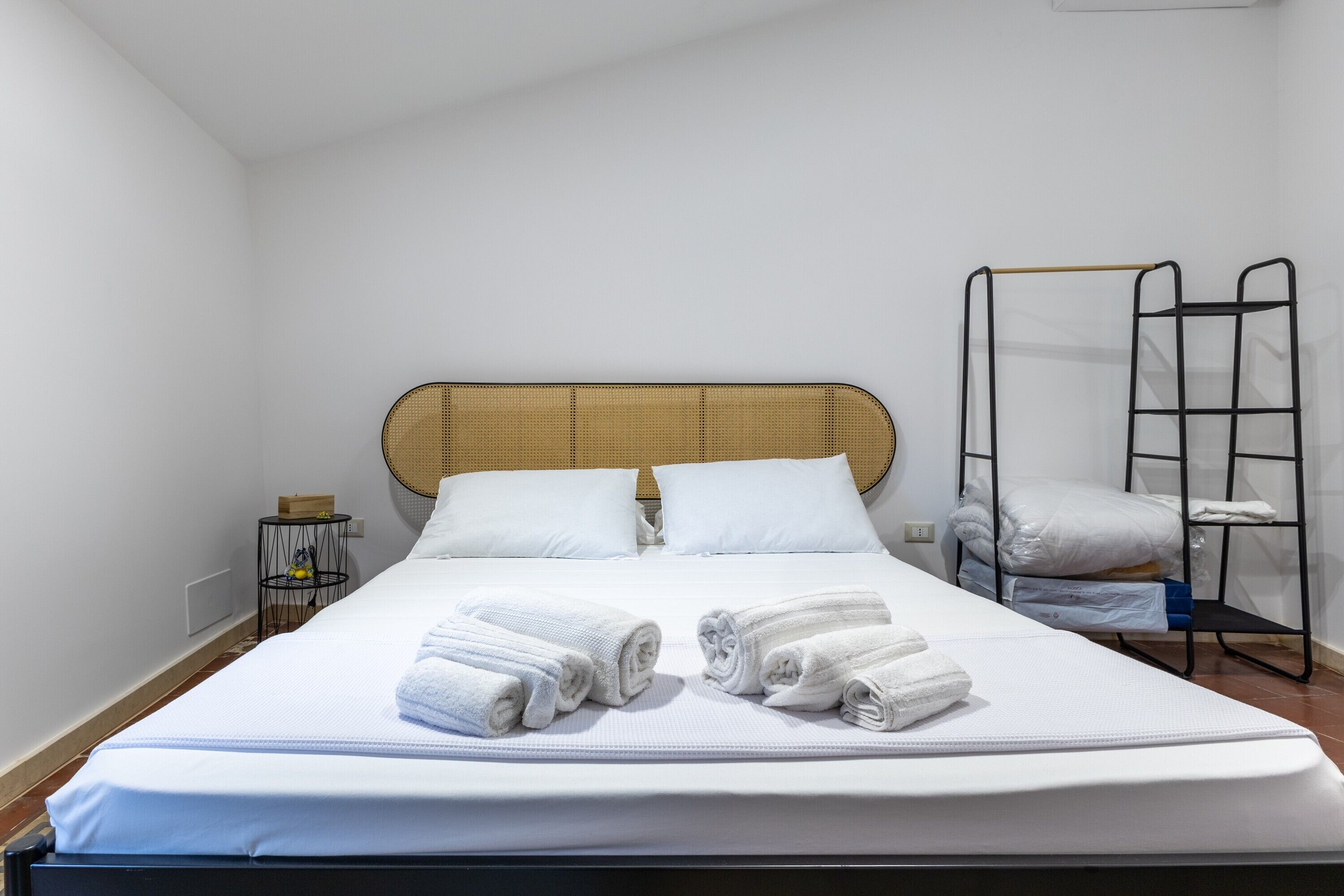 Strykejern/-brett og sengetøy