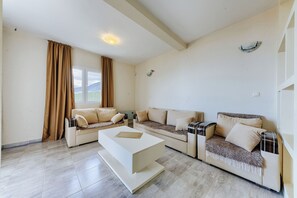 Living area - Apartman ZIS 3 LUX (Opština Bar)